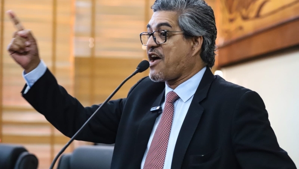 Edvaldo Magalhães comemora decisão do TJAC que suspende criação de cargos comissionados sem autorização da Assembleia